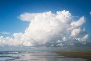 九十九里浜　入道雲